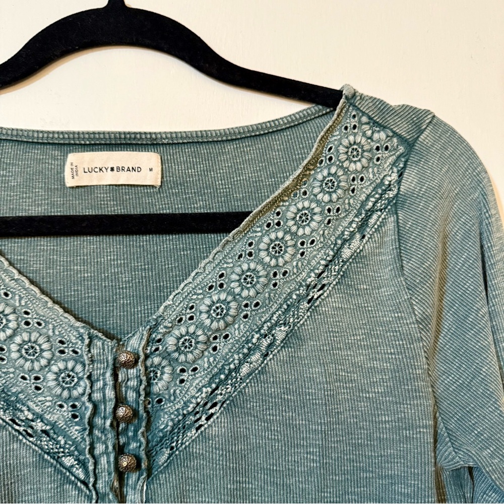 Lace trim ribbed top